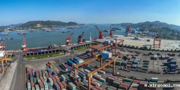 烟台港到梧州港内贸海运航线增添“件改集”新模式